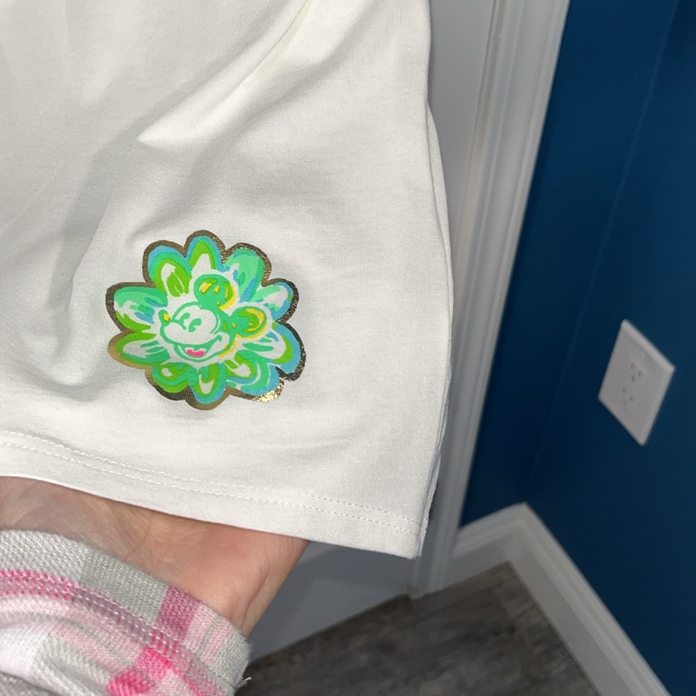 Lilly Pulitzer Finn top Lilly loves Disney size extra large - Picture 3 of 5
